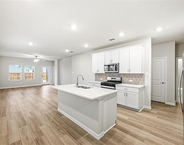 523 Blanton Street - Photo Thumbnail 2