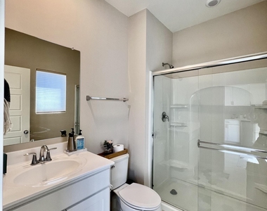 2145 W Harmont Drive - Photo Thumbnail 14