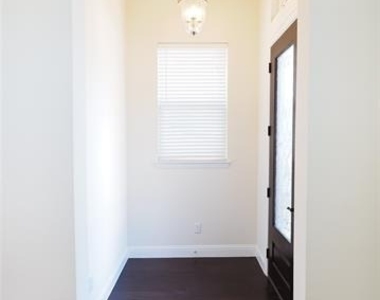 6900 Royal Liverpool Drive - Photo Thumbnail 3
