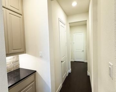 6900 Royal Liverpool Drive - Photo Thumbnail 16
