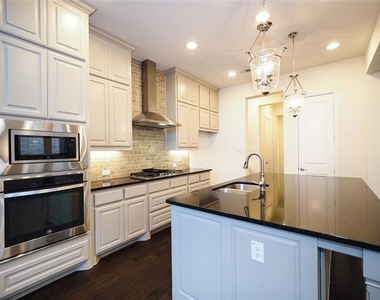 6900 Royal Liverpool Drive - Photo Thumbnail 8