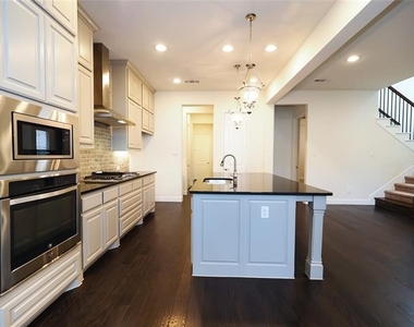 6900 Royal Liverpool Drive - Photo Thumbnail 9