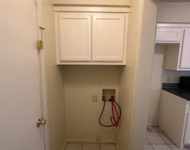 627 Overlook Court - Photo Thumbnail 14