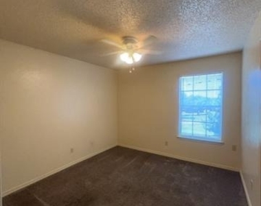 627 Overlook Court - Photo Thumbnail 13