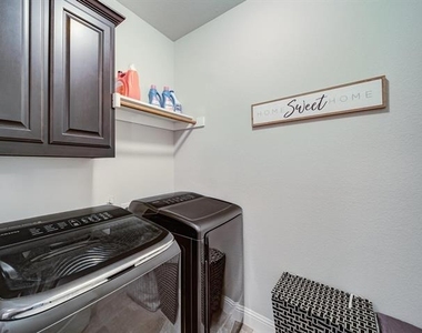 7928 Pam Street - Photo Thumbnail 8