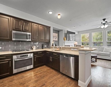 7928 Pam Street - Photo Thumbnail 2