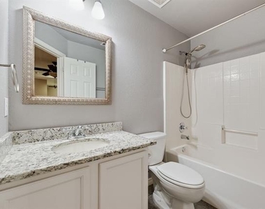 317 Gershwin Way - Photo Thumbnail 8