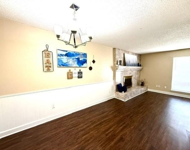 6513 Westridge Drive - Photo Thumbnail 4