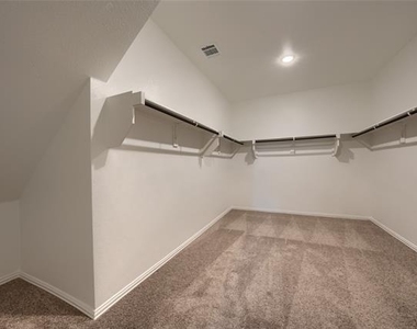 513 Brook View Drive - Photo Thumbnail 16
