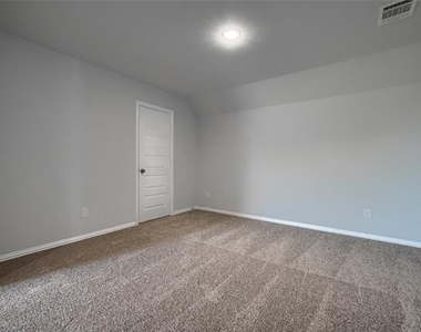 513 Brook View Drive - Photo Thumbnail 23