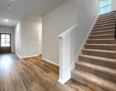 513 Brook View Drive - Photo Thumbnail 20