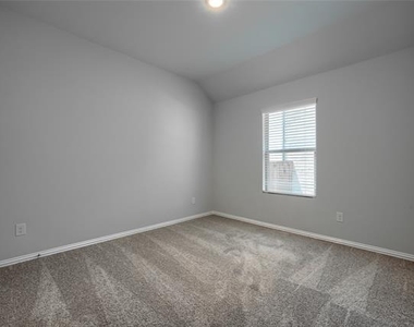 513 Brook View Drive - Photo Thumbnail 18