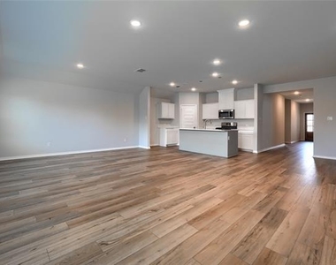 513 Brook View Drive - Photo Thumbnail 9