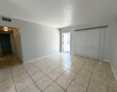 915 Ne 8th Street - Photo Thumbnail 4