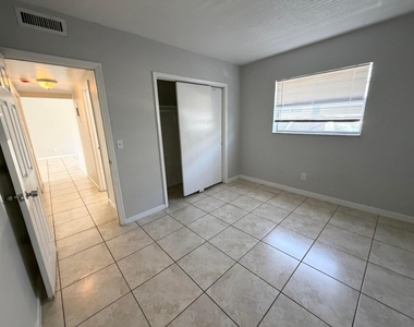 915 Ne 8th Street - Photo Thumbnail 8