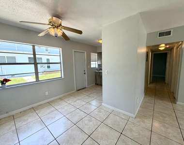 915 Ne 8th Street - Photo Thumbnail 2