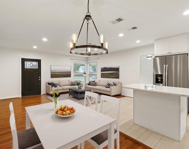 8732 Glencrest Lane - Photo Thumbnail 10