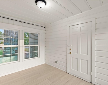 8732 Glencrest Lane - Photo Thumbnail 30