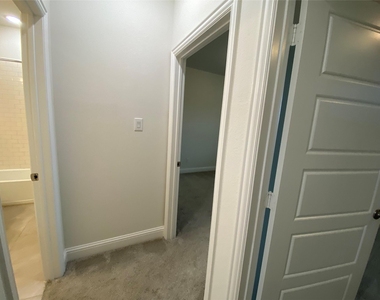 1919 Diyaa Court - Photo Thumbnail 30
