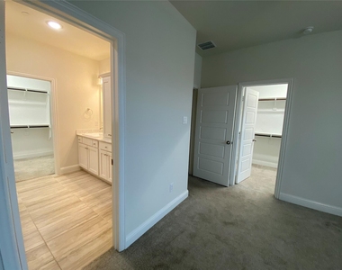 1919 Diyaa Court - Photo Thumbnail 21