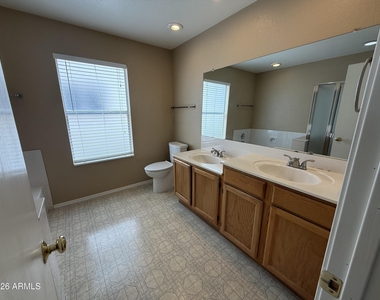 3372 W Barcelona Drive - Photo Thumbnail 11