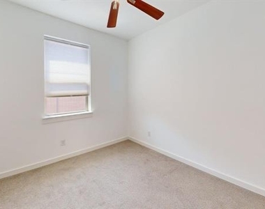416 Harmon Drive - Photo Thumbnail 7
