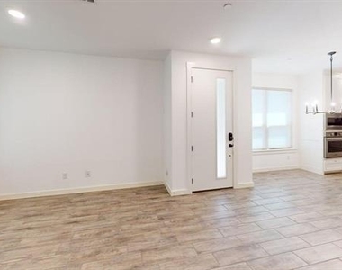 416 Harmon Drive - Photo Thumbnail 5