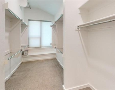 416 Harmon Drive - Photo Thumbnail 17