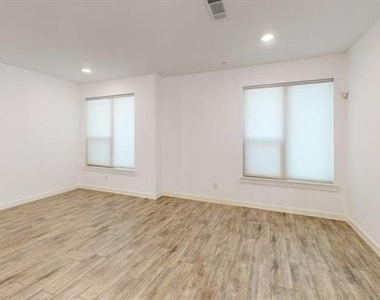 416 Harmon Drive - Photo Thumbnail 12