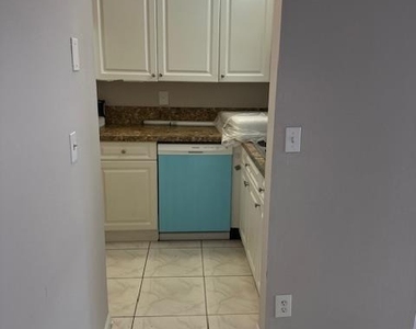 1004 Twin Lakes Drive - Photo Thumbnail 28