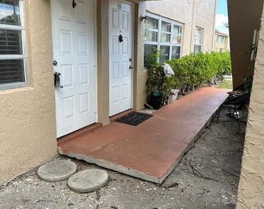 1004 Twin Lakes Drive - Photo Thumbnail 26