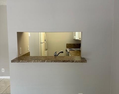 1004 Twin Lakes Drive - Photo Thumbnail 29