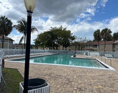 1004 Twin Lakes Drive - Photo Thumbnail 48