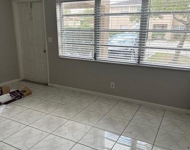 1004 Twin Lakes Drive - Photo Thumbnail 38