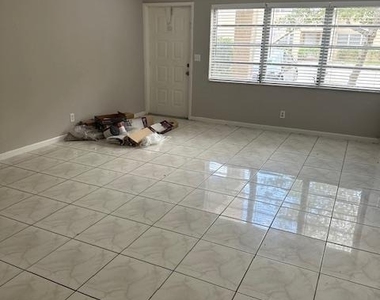 1004 Twin Lakes Drive - Photo Thumbnail 27