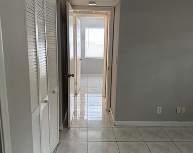 1004 Twin Lakes Drive - Photo Thumbnail 34