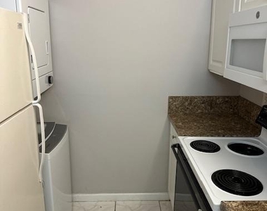 1004 Twin Lakes Drive - Photo Thumbnail 39