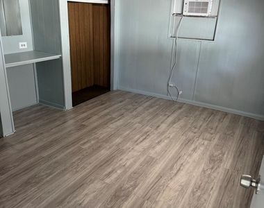 5504 Lagoon Drive - Photo Thumbnail 6