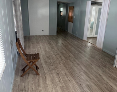 5504 Lagoon Drive - Photo Thumbnail 3