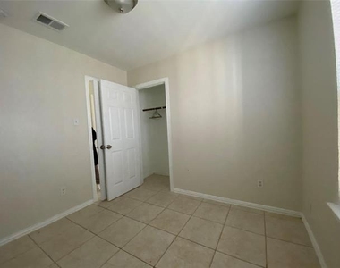 1816 Bessie Street - Photo Thumbnail 15