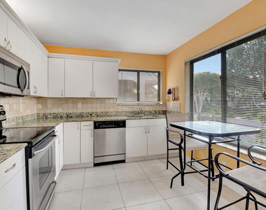 5715 Fairway Park Drive - Photo Thumbnail 2