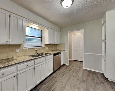 6625 Constitution Drive - Photo Thumbnail 3