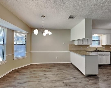 6625 Constitution Drive - Photo Thumbnail 5