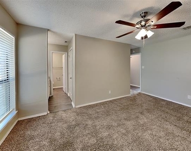 6625 Constitution Drive - Photo Thumbnail 8