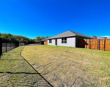 1817 Saint James Place Lane - Photo Thumbnail 16