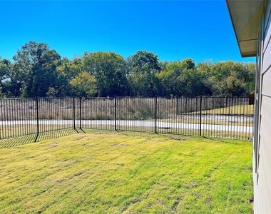 1817 Saint James Place Lane - Photo Thumbnail 18