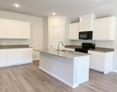 1817 Saint James Place Lane - Photo Thumbnail 3