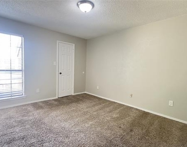 9601 Forest Lane - Photo Thumbnail 16