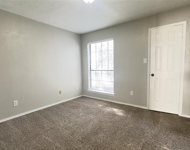 9601 Forest Lane - Photo Thumbnail 10