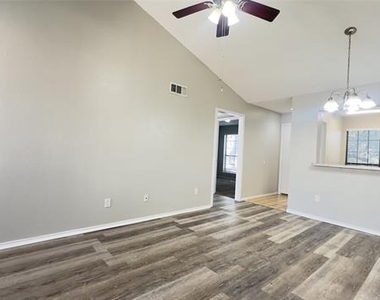 9601 Forest Lane - Photo Thumbnail 6